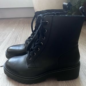 Crown Vintage. Never worn.  No box.  Great boots for fall and winter